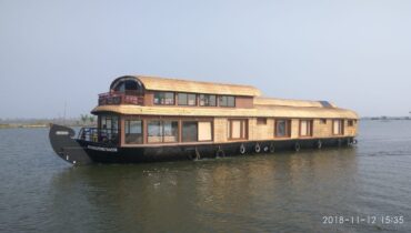 Kerala luxury houseboats alleppey